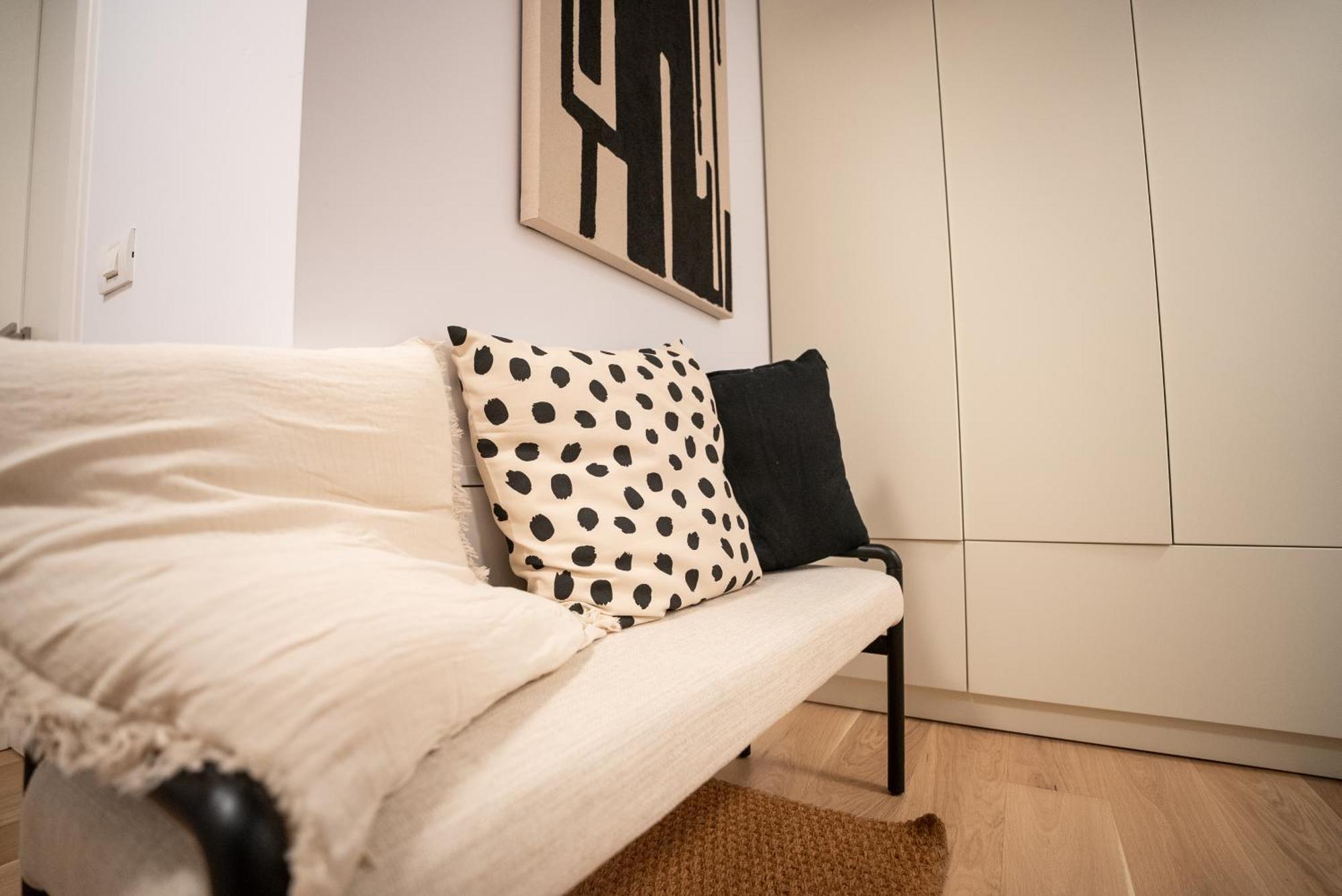 The Level Sanctuary: Free Parking & Netflix Lägenhet Bukarest Exteriör bild