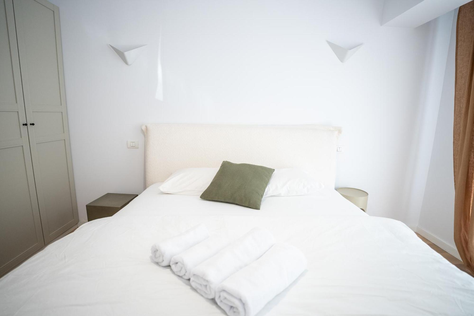 The Level Sanctuary: Free Parking & Netflix Lägenhet Bukarest Exteriör bild